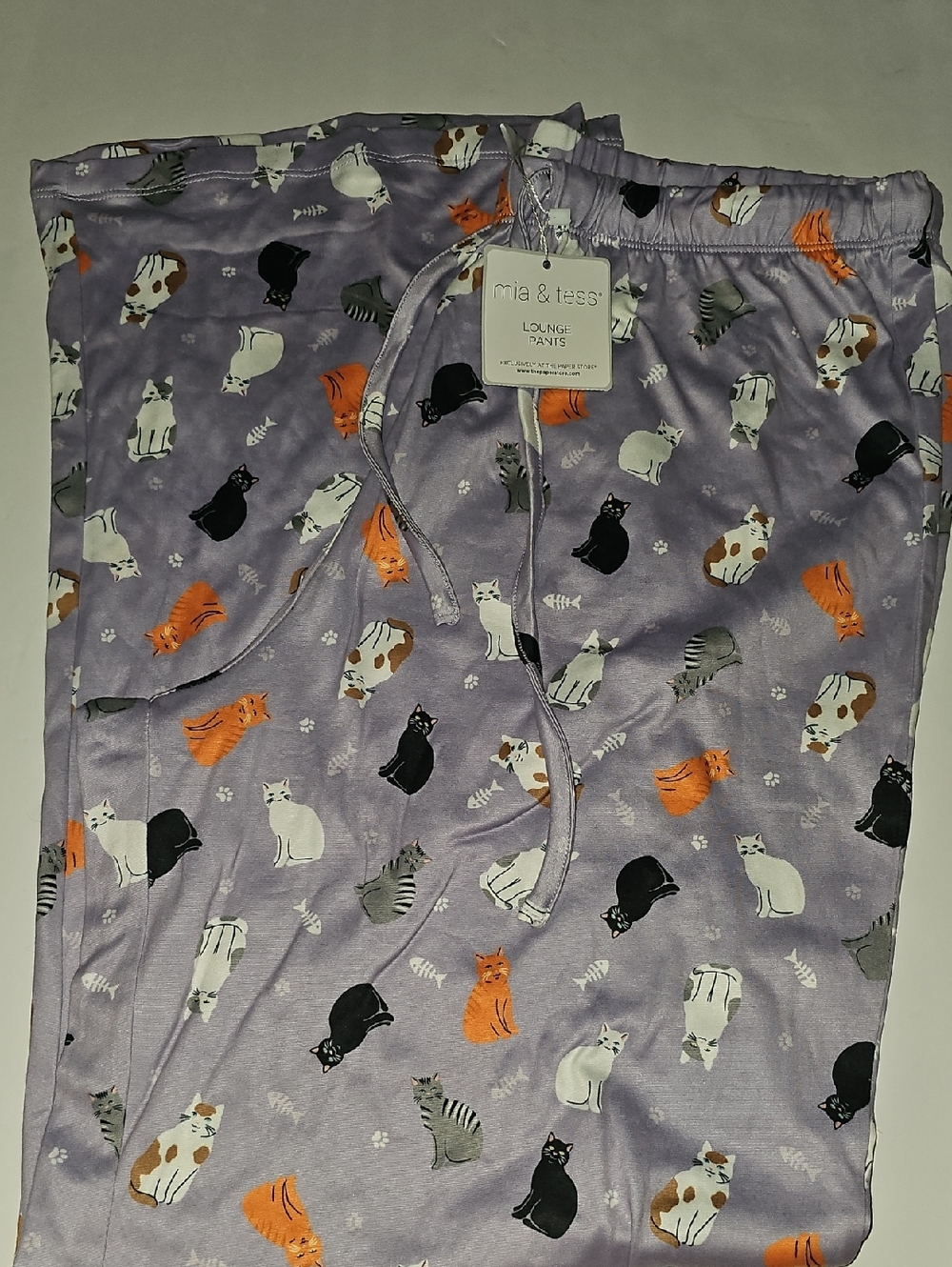 NWT “mia & tess” coastal lounge pants exclusively at The Paper Store Cats
